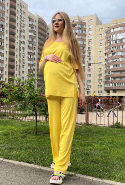 жовтий літній костюм для вагітних